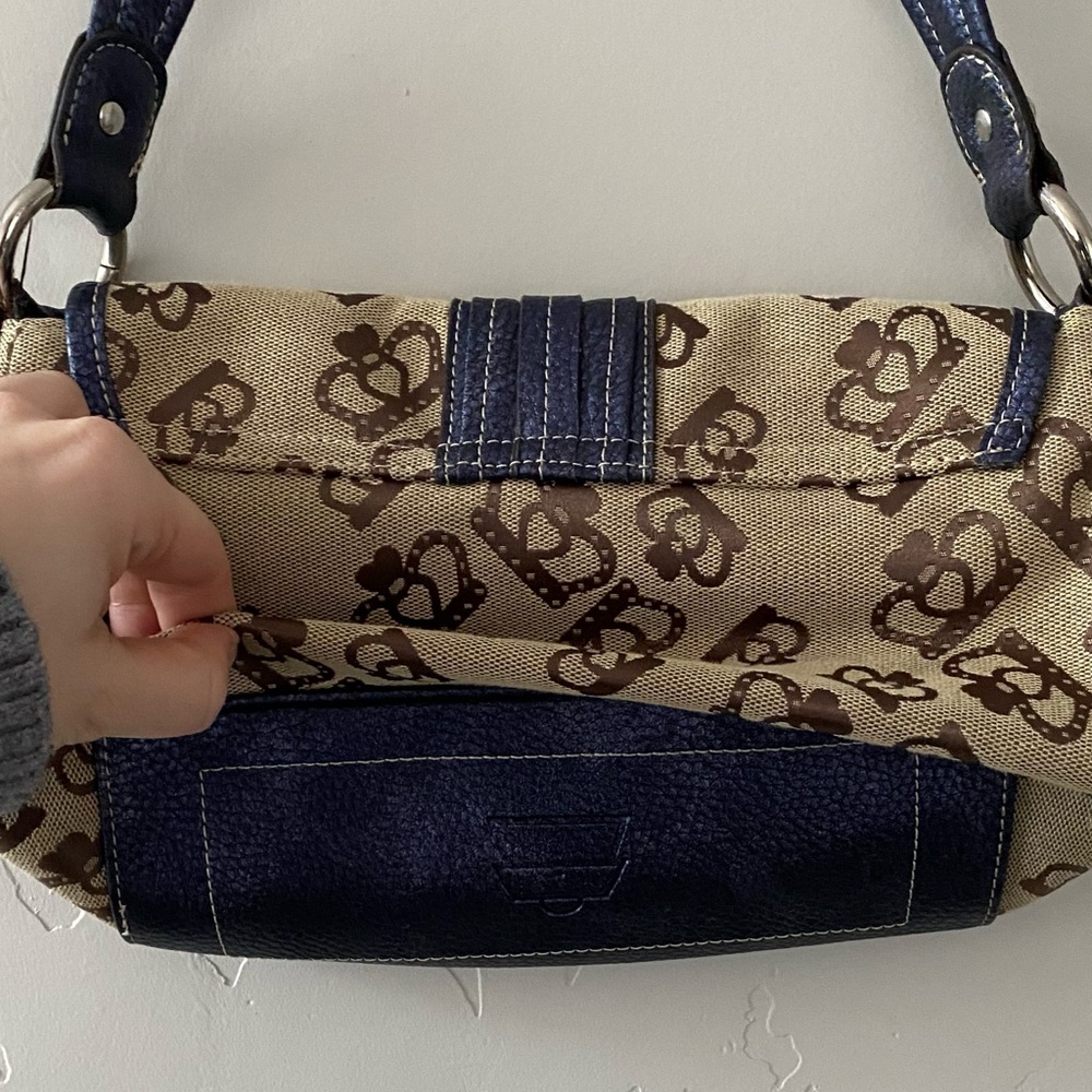 Hand Bag - Picture 3 of 4